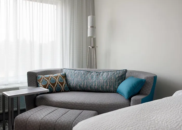 Courtyard By Marriott Pullman