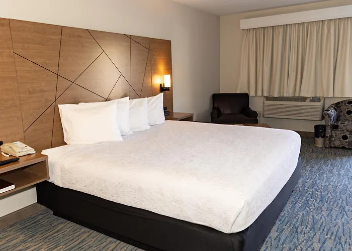 Rivertree Inn & Suites